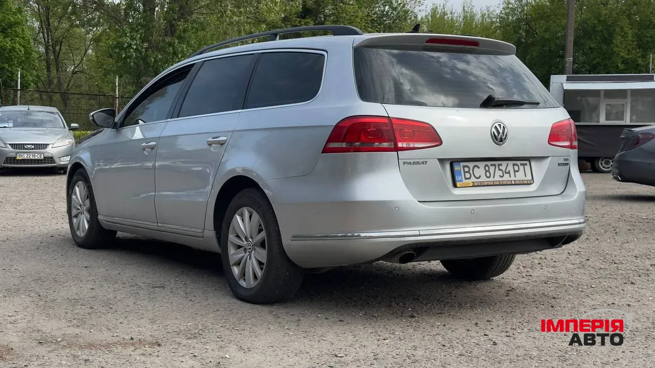 Volkswagen Passat - фото 2