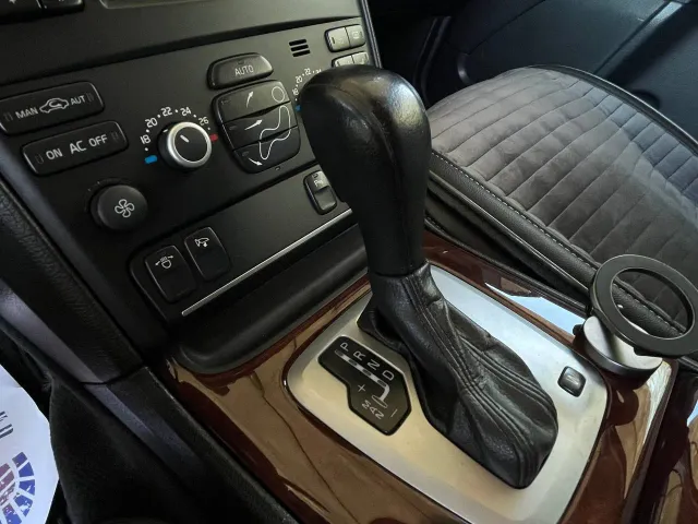 Volvo XC90 - фото 2