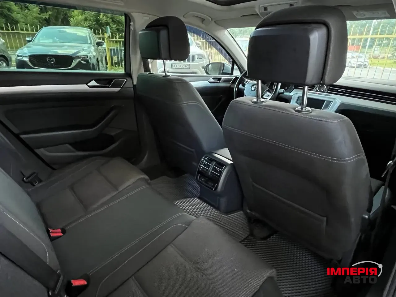 Volkswagen Passat - фото 3