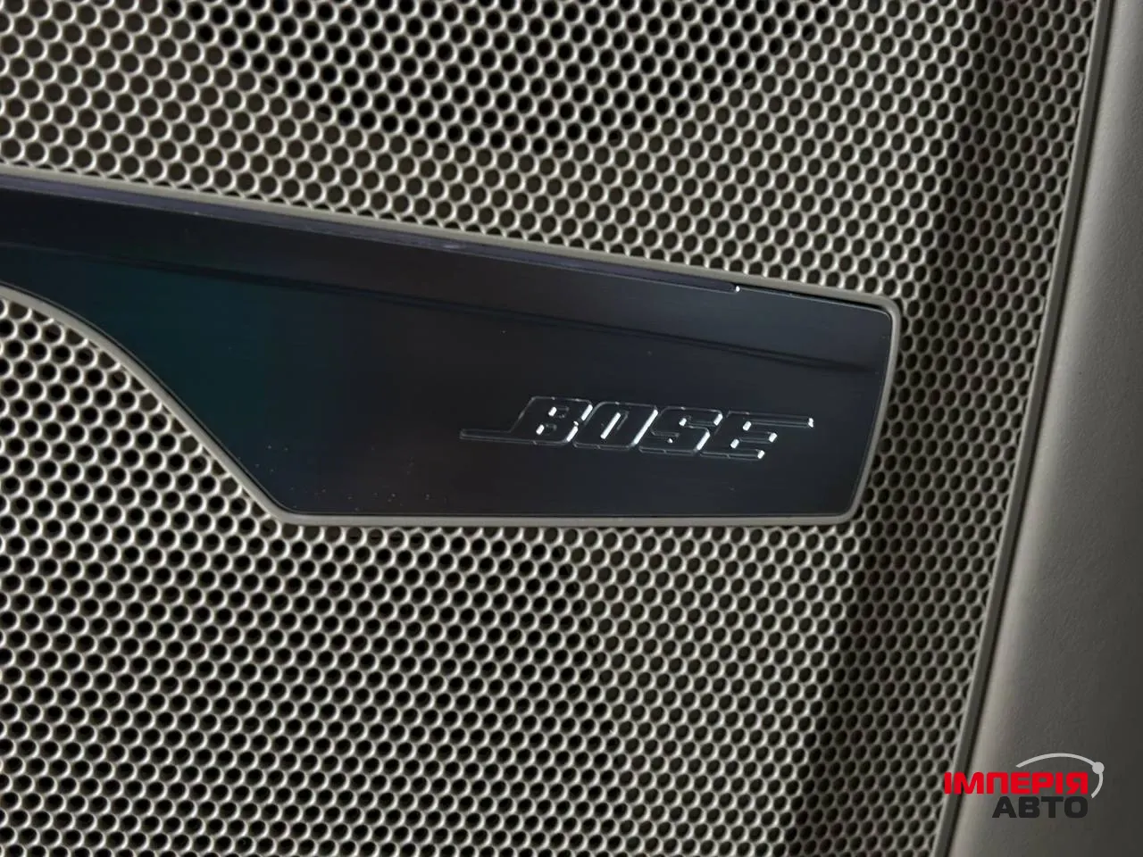 Audi Q7 - фото 12