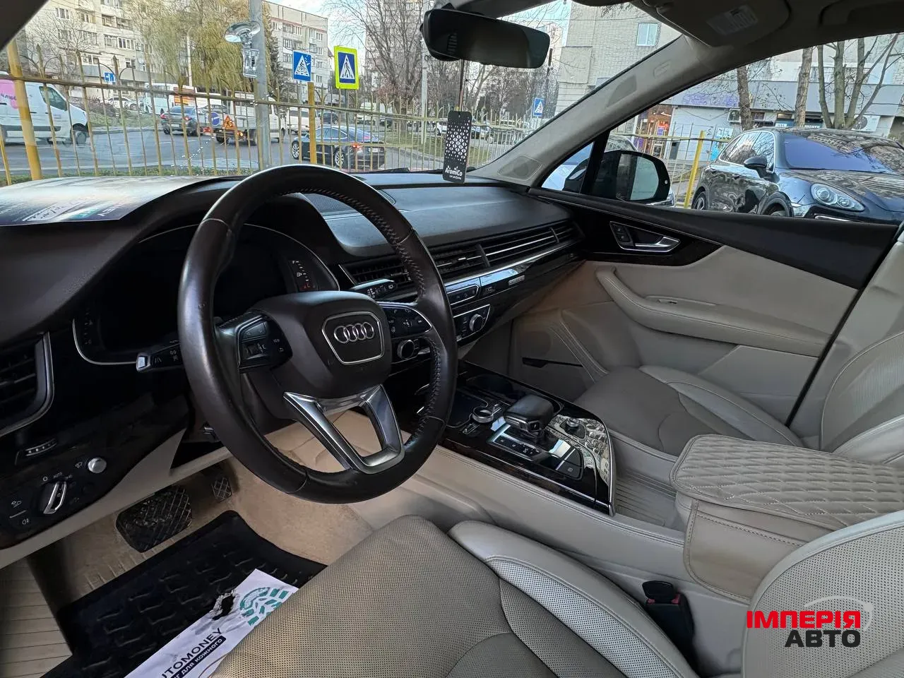 Audi Q7 - фото 16