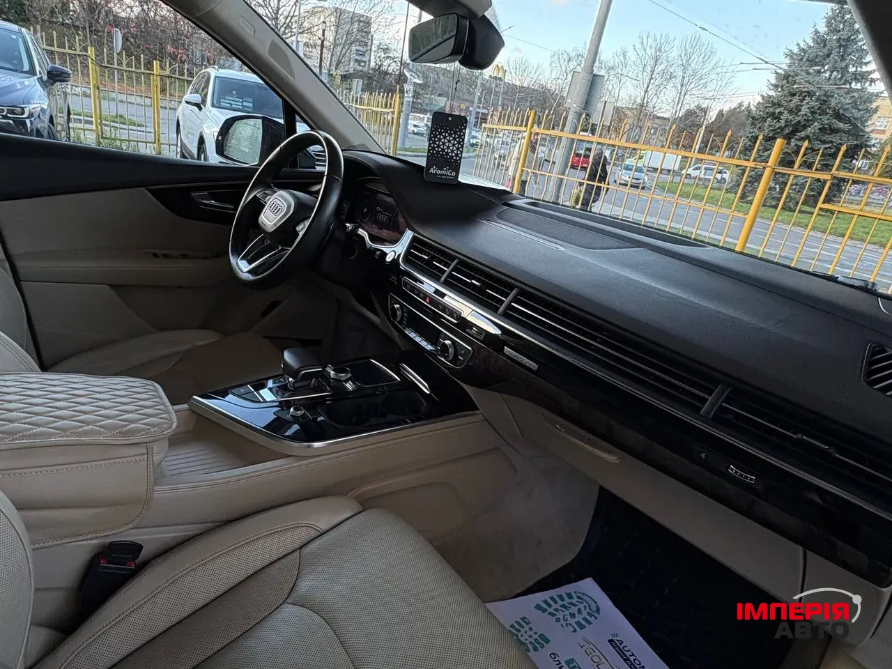 Audi Q7 - фото 18