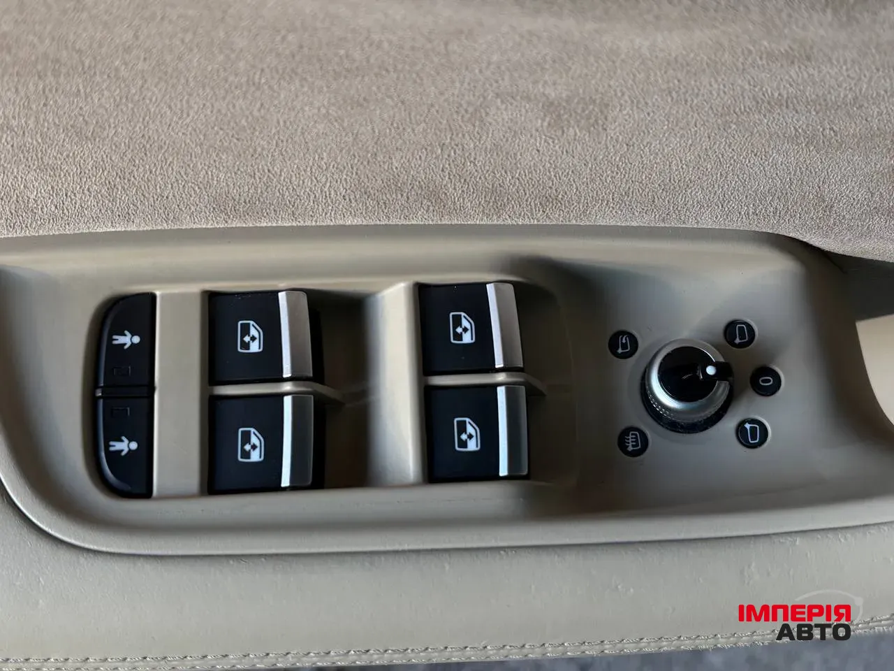 Audi Q7 - фото 6