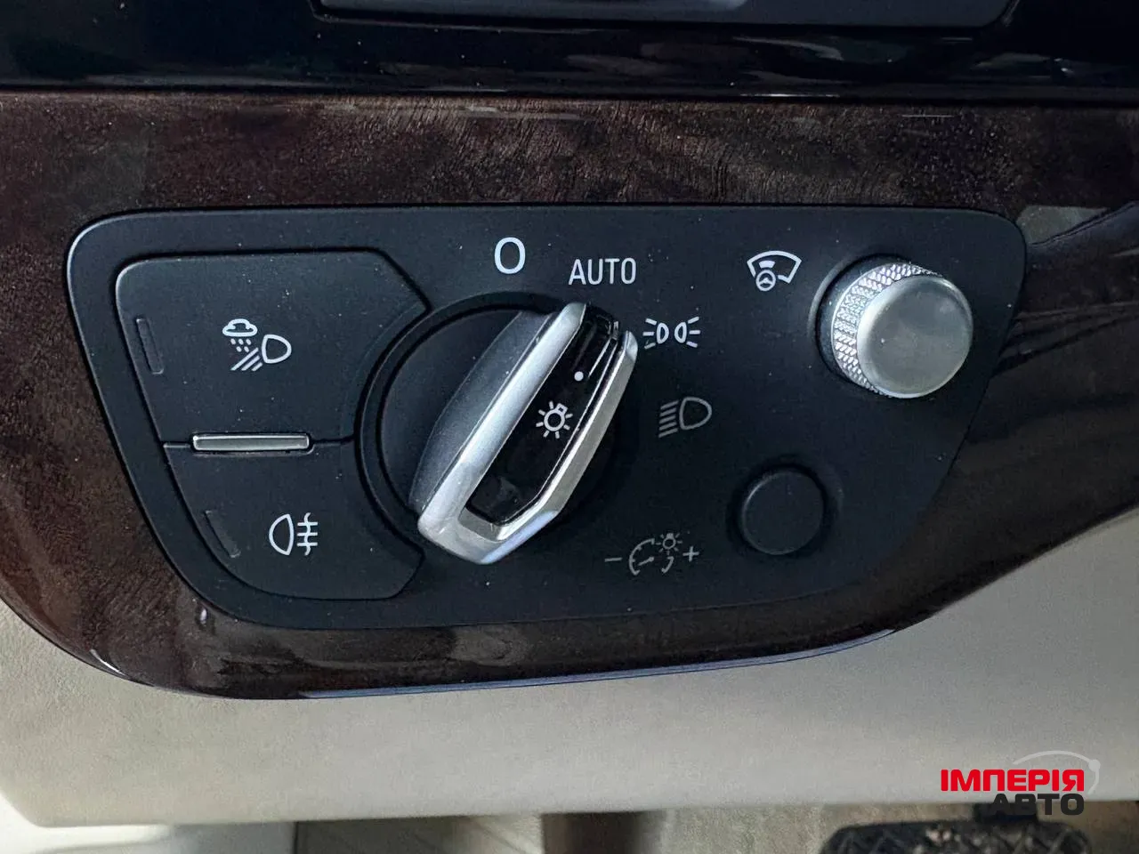 Audi Q7 - фото 14