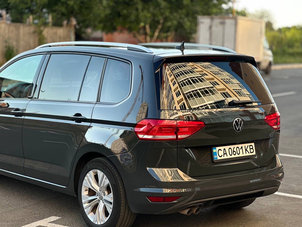 Volkswagen Touran - фото 5
