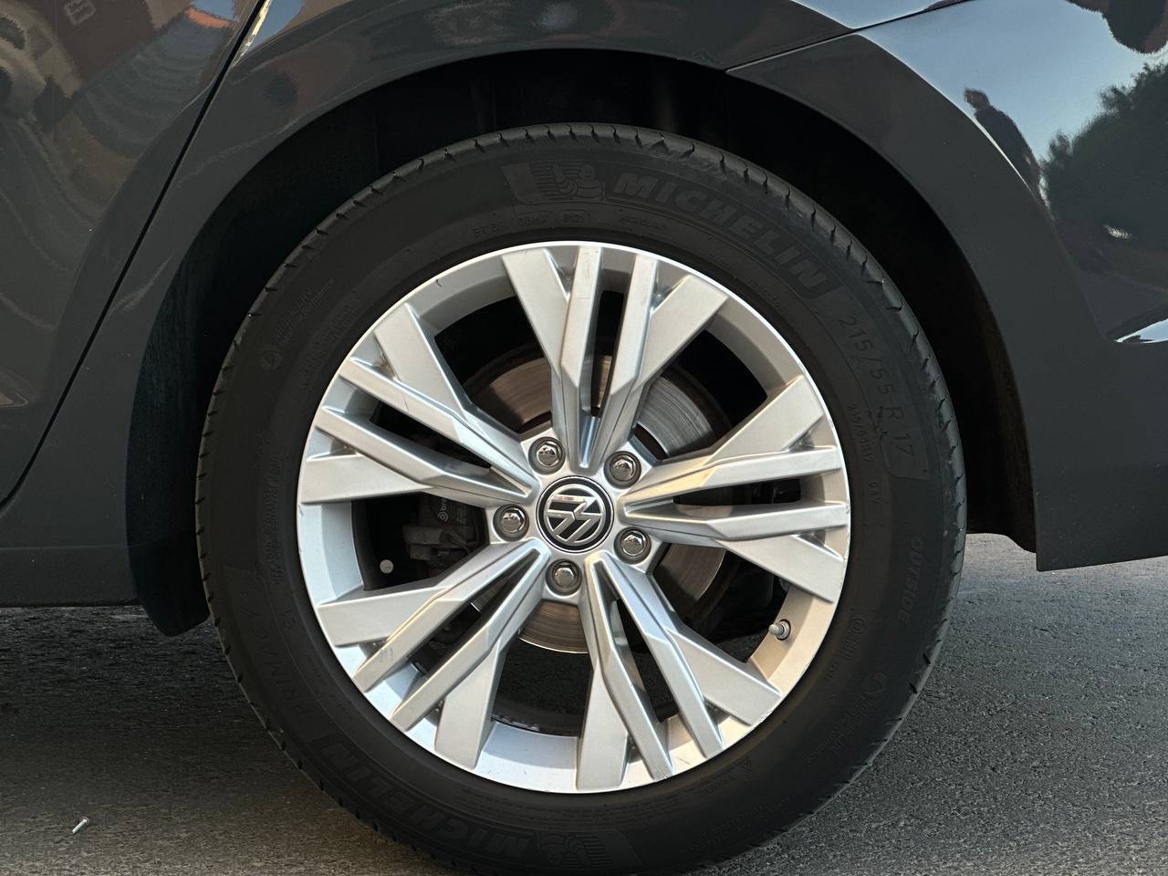 Volkswagen Touran - фото 4