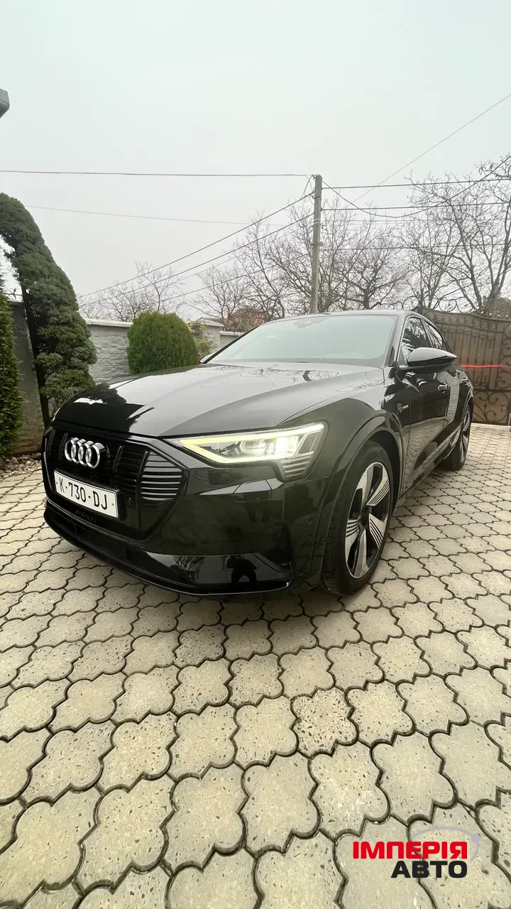 Audi e-tron Sportback - фото 1