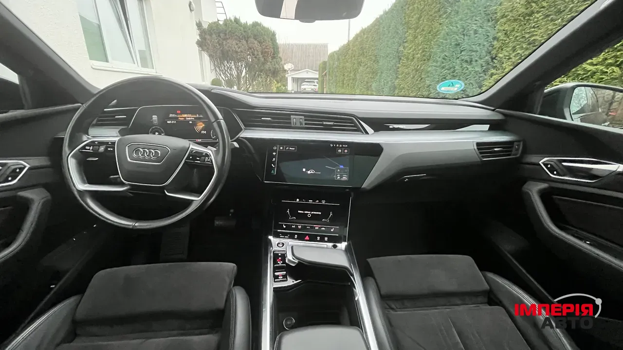 Audi e-tron Sportback - фото 10