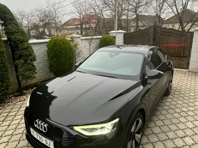 Audi e-tron Sportback - фото 2