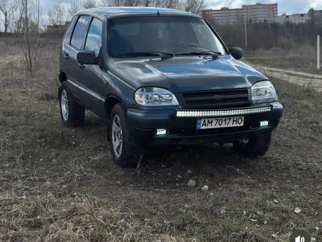 Chevrolet Niva - фото 1