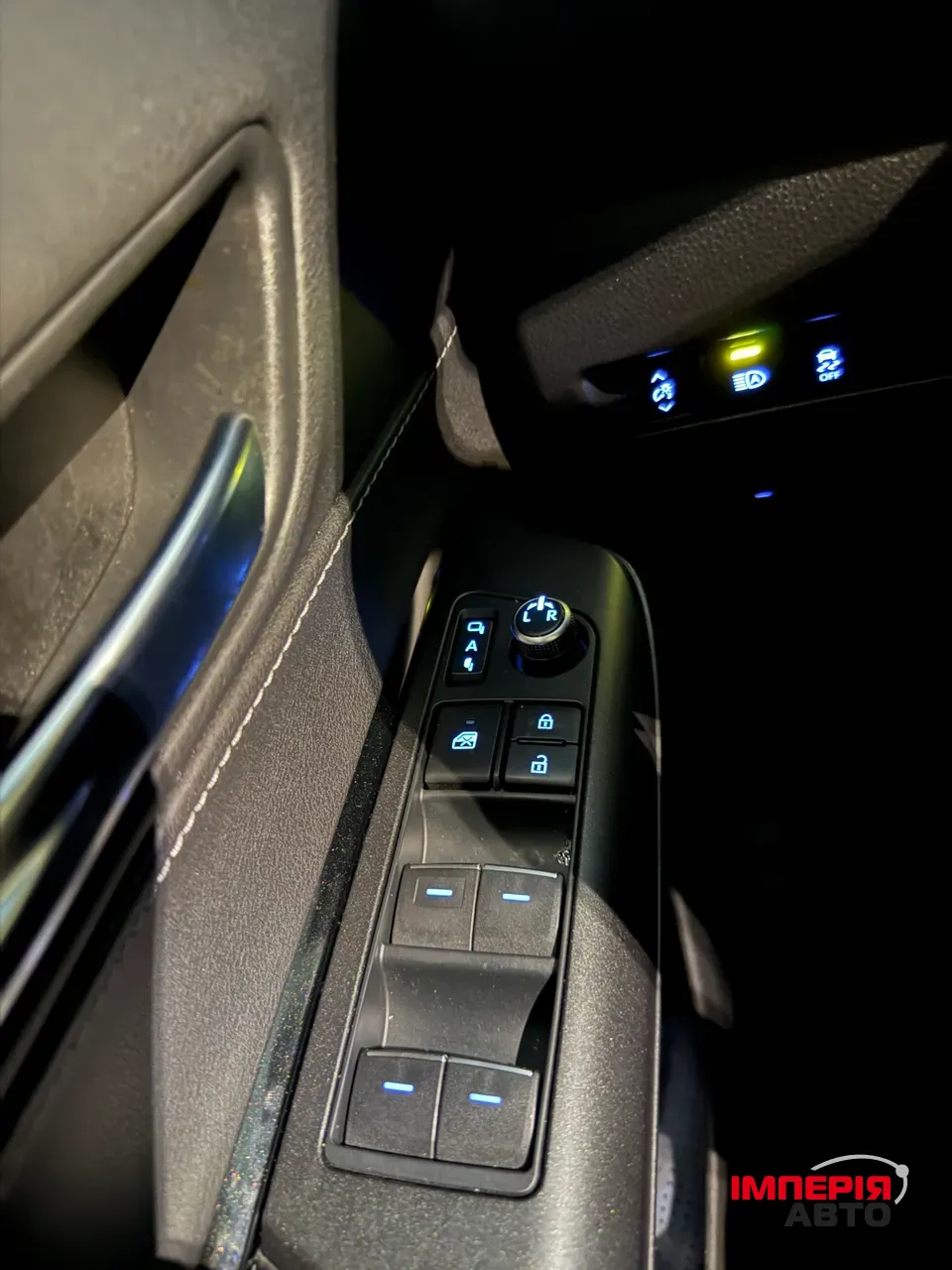 Toyota Venza - фото 13