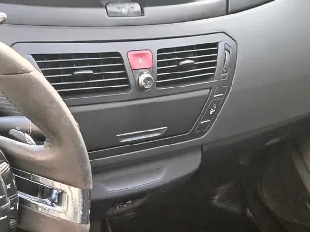 Citroen C4 Picasso - фото 4