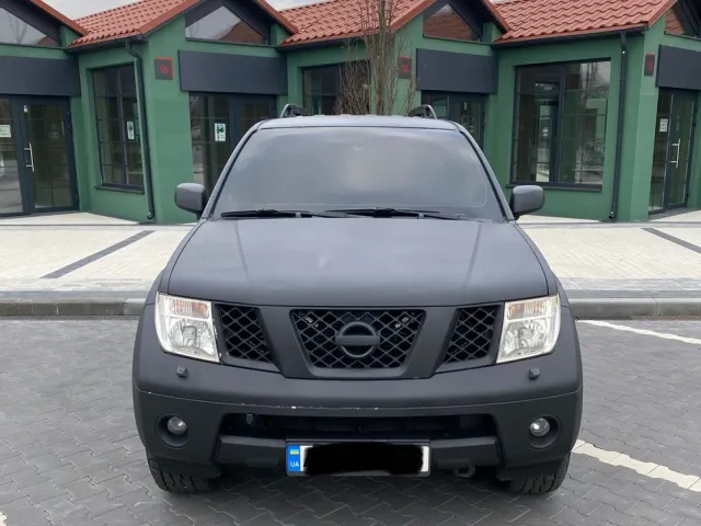 Nissan Pathfinder - фото 1