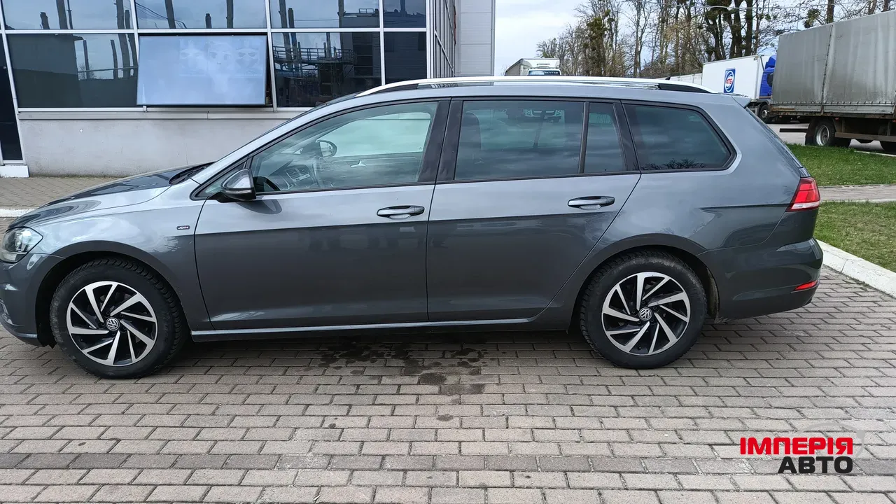 Volkswagen Golf - фото 4