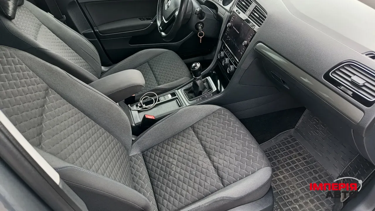 Volkswagen Golf - фото 11