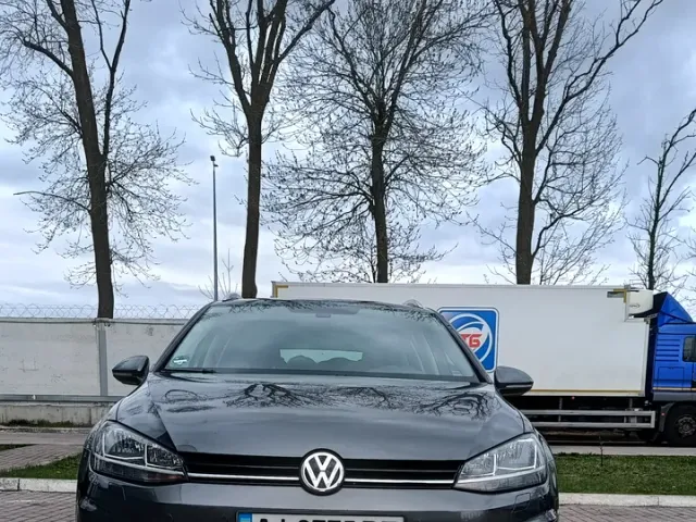 Volkswagen Golf - фото 2