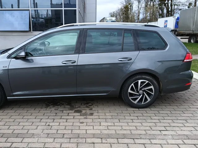 Volkswagen Golf - фото 4