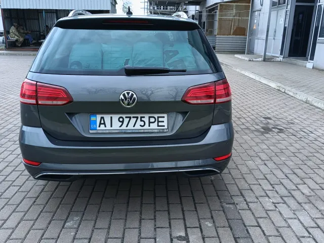 Volkswagen Golf - фото 5