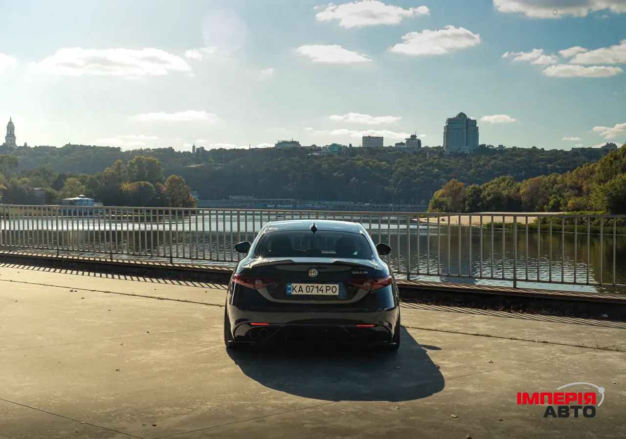 Alfa Romeo Giulia - фото 1