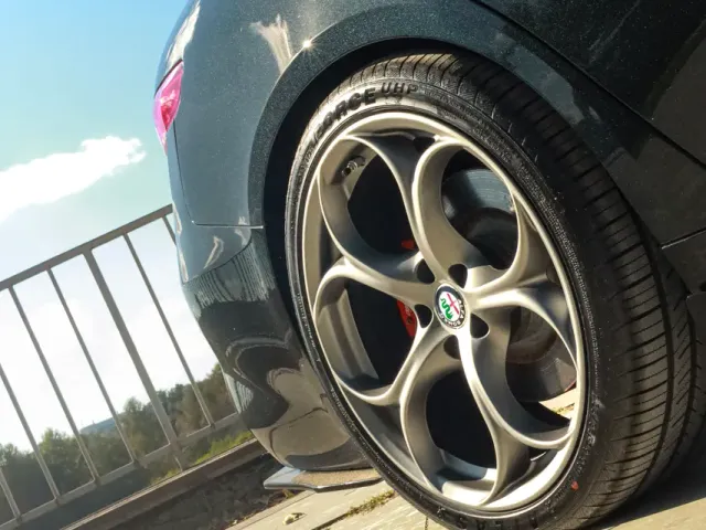 Alfa Romeo Giulia - фото 2