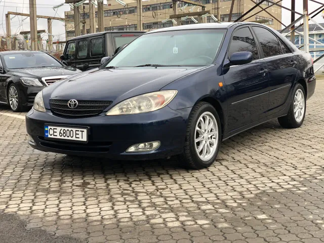 Toyota Camry - фото 3