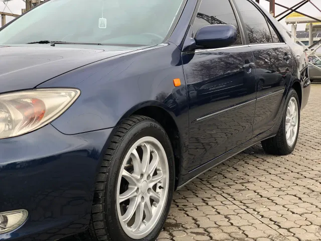 Toyota Camry - фото 4
