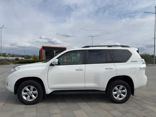 Toyota Land Cruiser Prado - фото 2