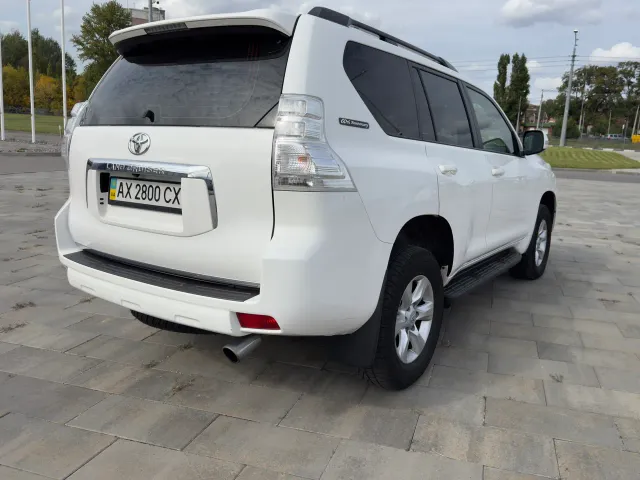 Toyota Land Cruiser Prado - фото 3