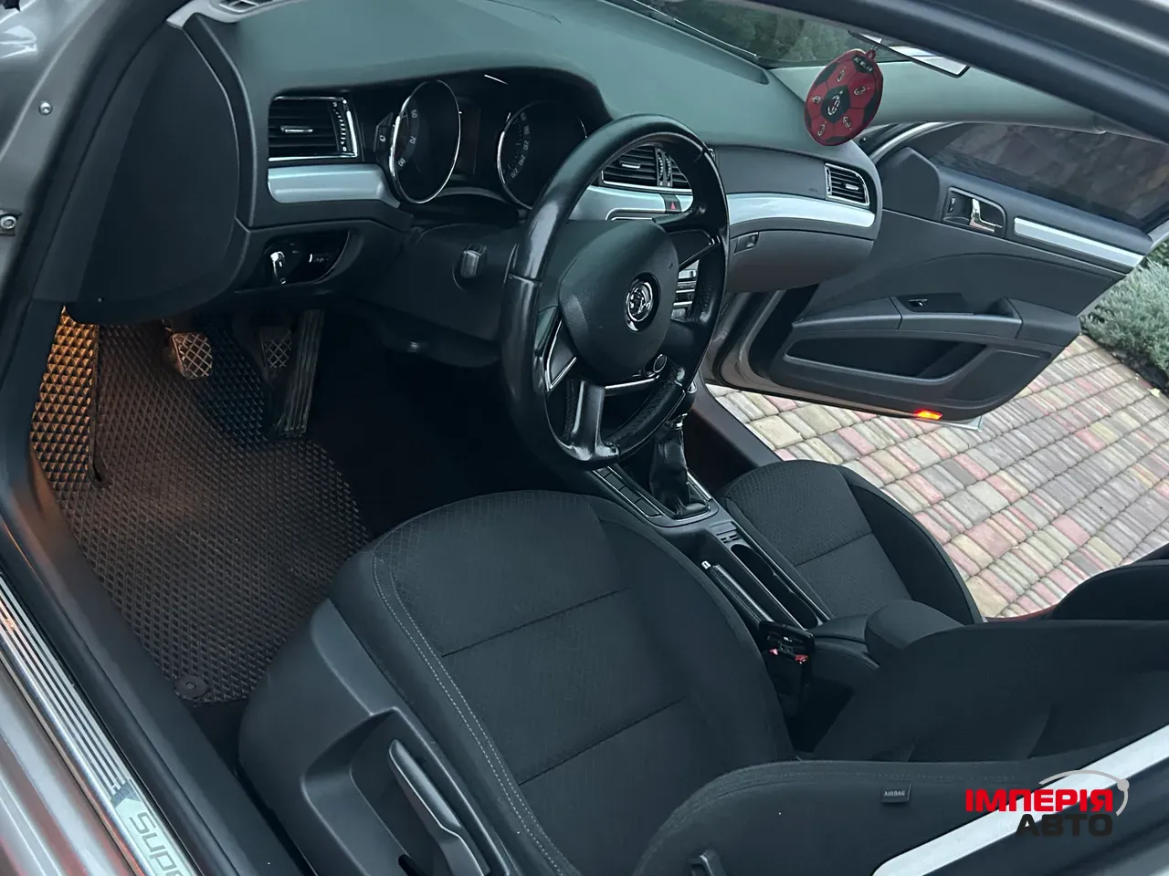 Skoda Superb - фото 19