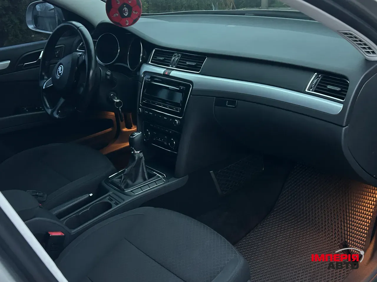 Skoda Superb - фото 9