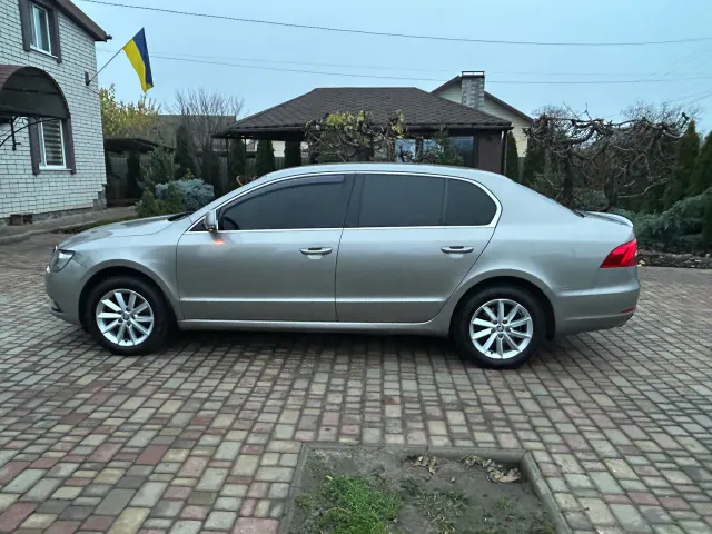 Skoda Superb - фото 2