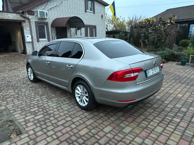 Skoda Superb - фото 4