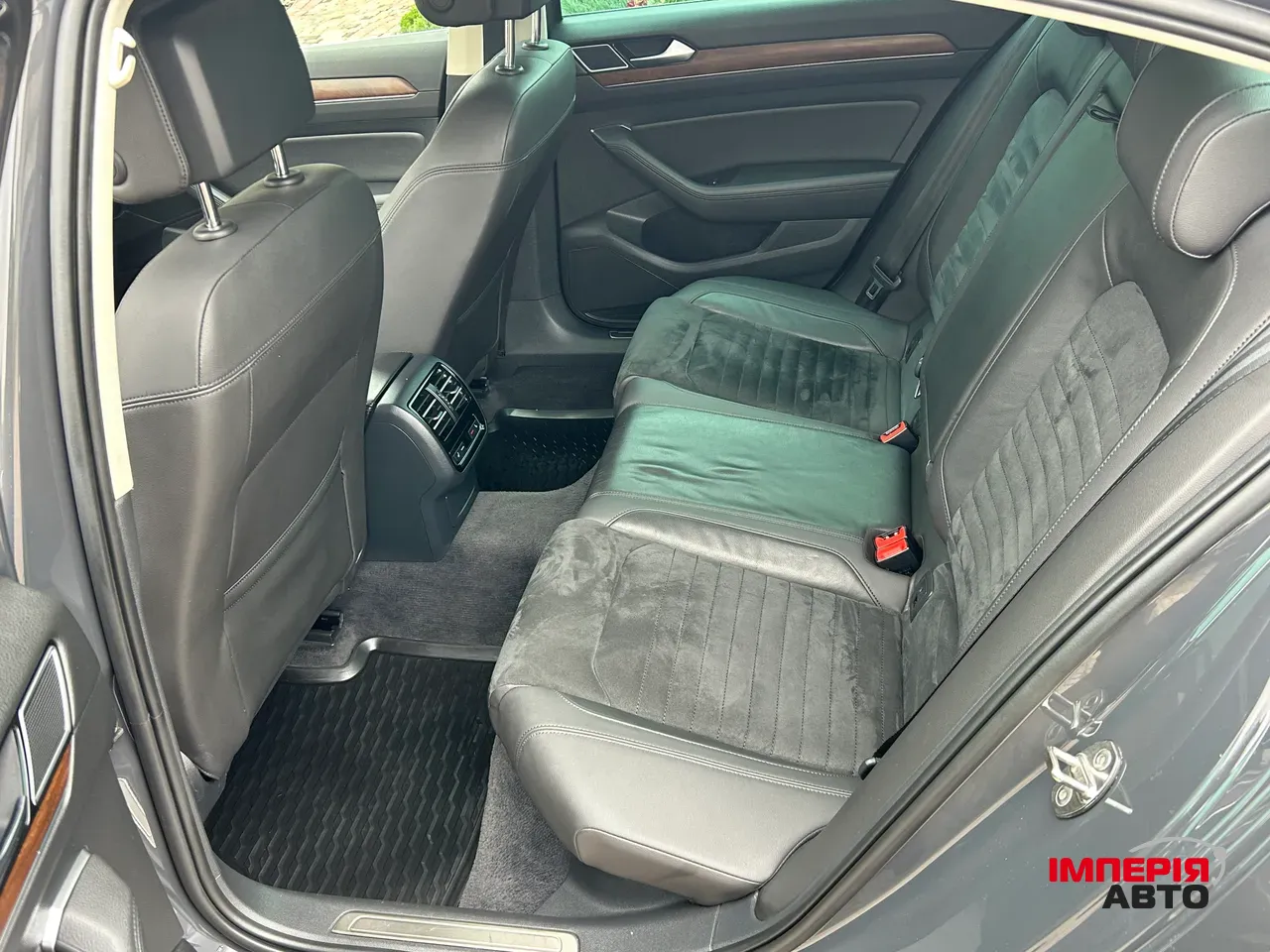 Volkswagen Passat - фото 11