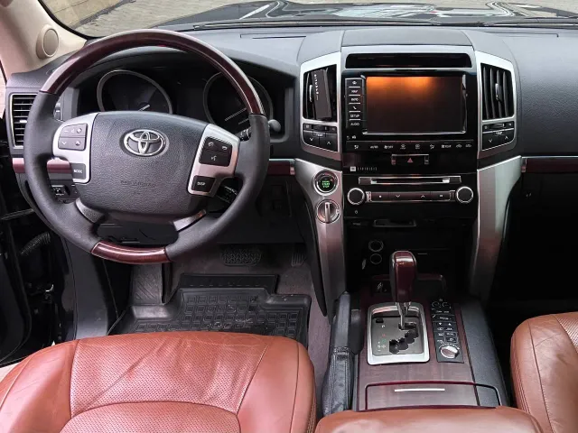 Toyota Land Cruiser - фото 5
