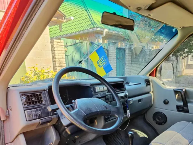 Volkswagen Transporter - фото 2