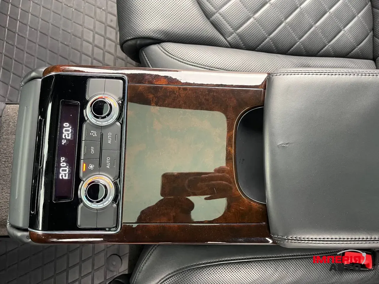 Audi A8 - фото 24