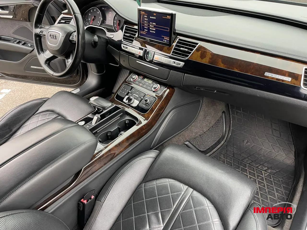 Audi A8 - фото 17