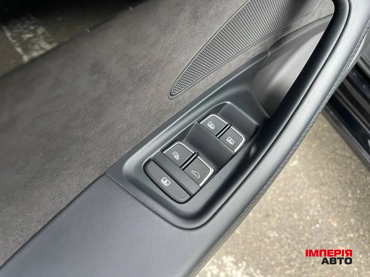 Audi A8 - фото 22