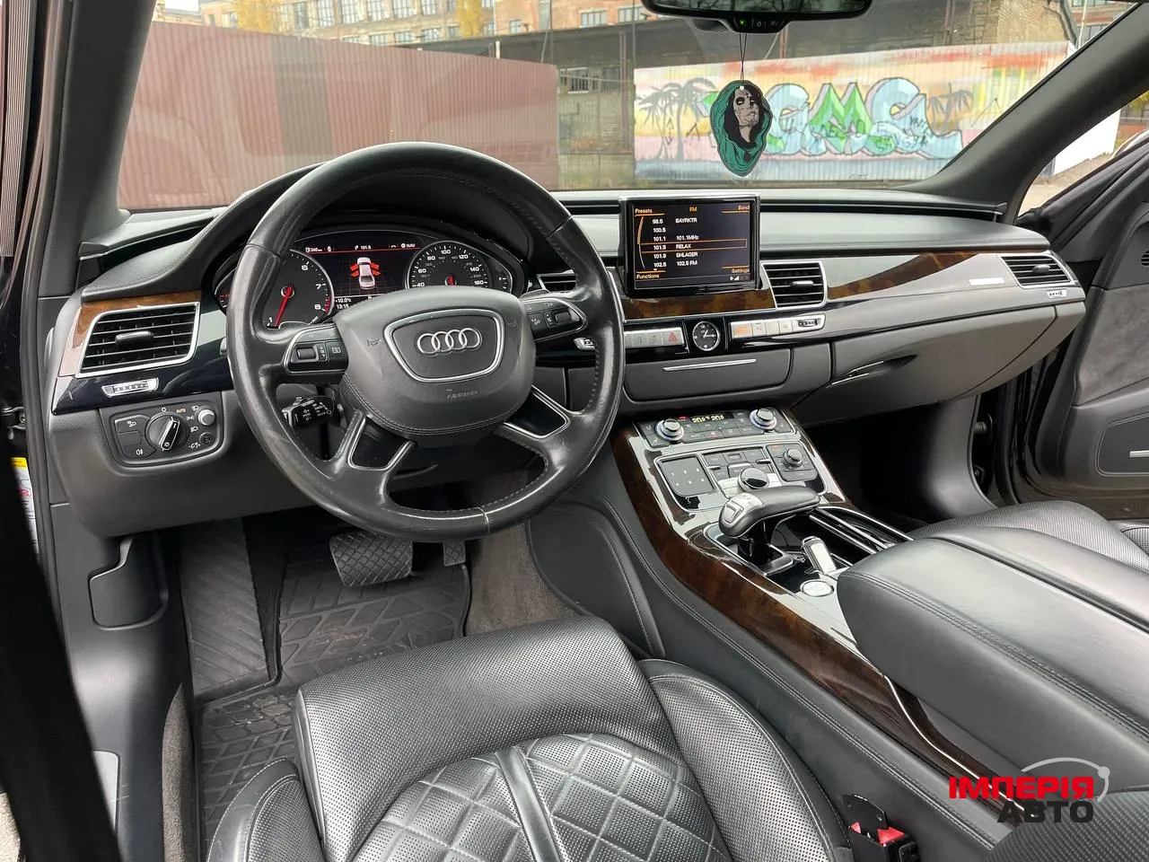 Audi A8 - фото 26