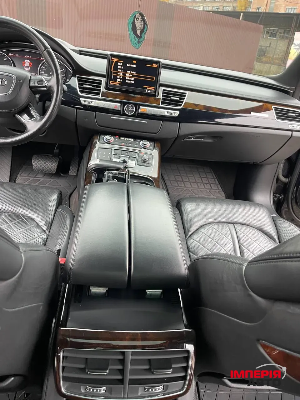 Audi A8 - фото 25