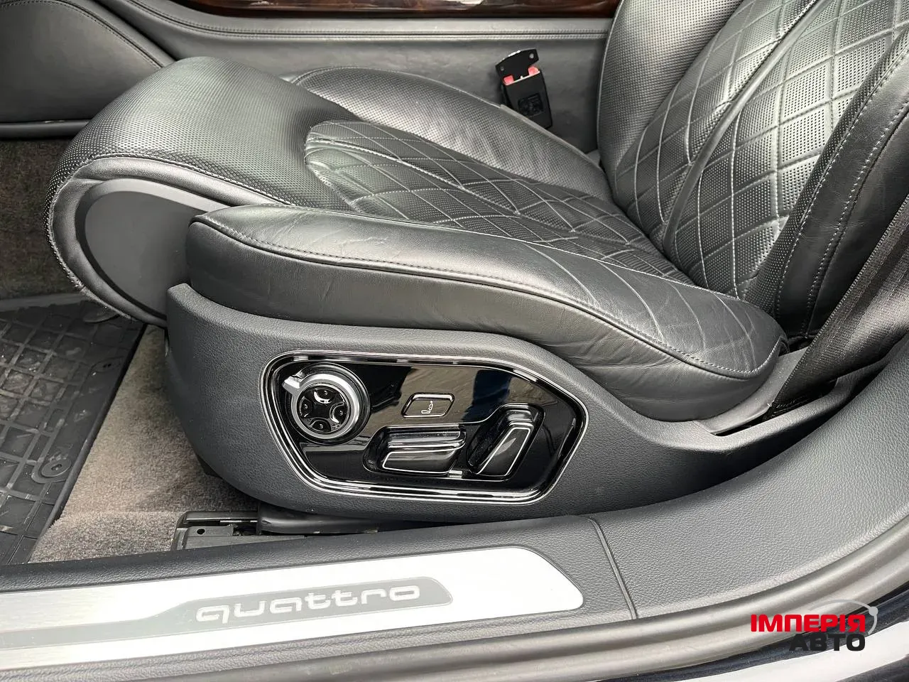 Audi A8 - фото 13