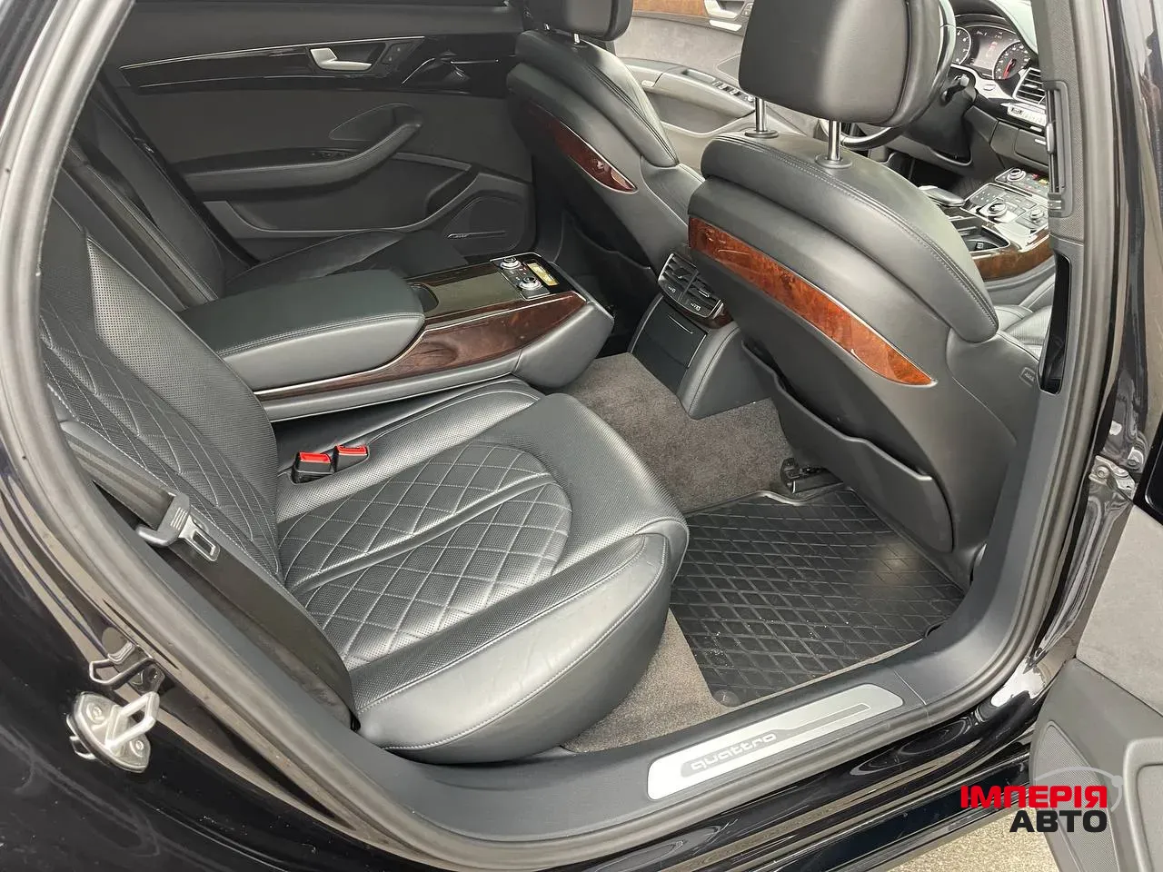 Audi A8 - фото 19