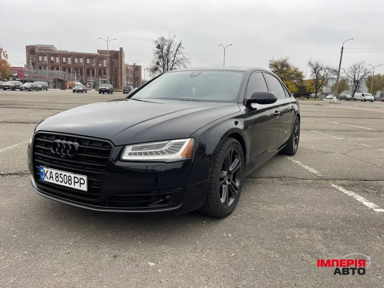 Audi A8 - фото 1