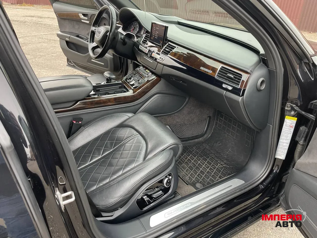 Audi A8 - фото 16