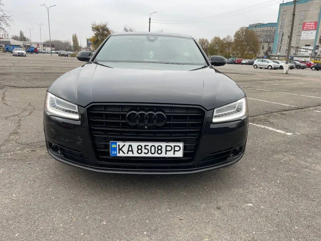 Audi A8 - фото 2