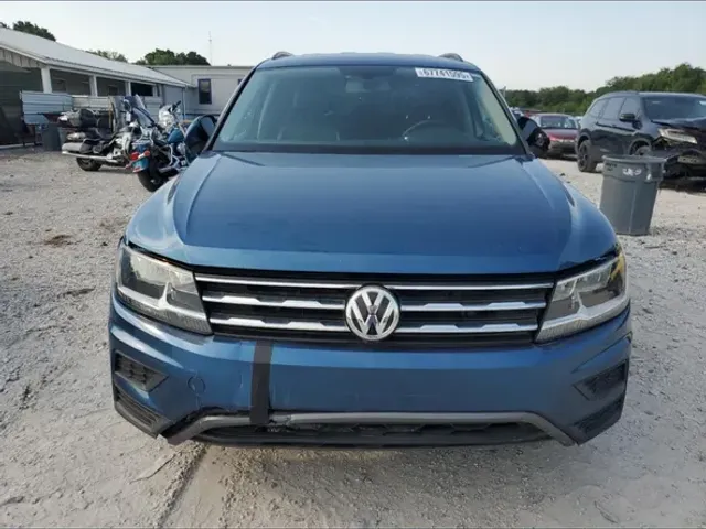 Volkswagen Tiguan - фото 5