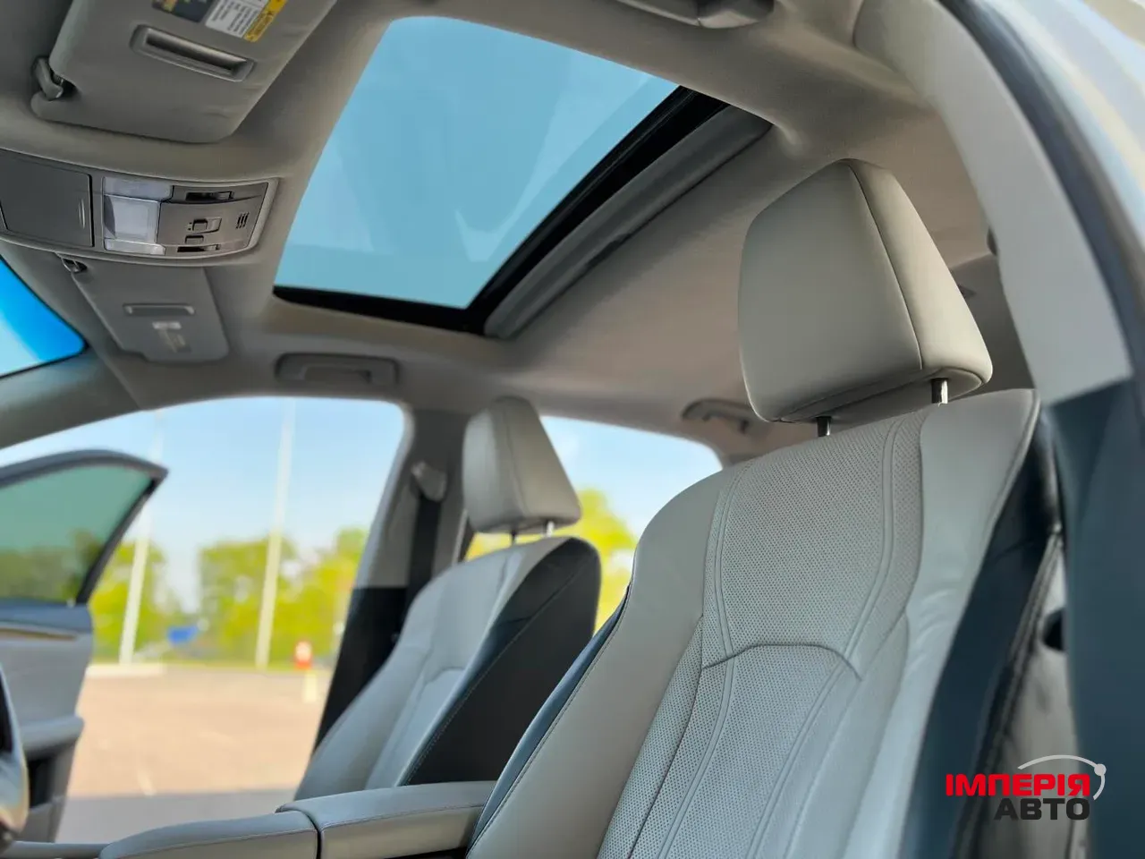 Lexus RX - фото 10