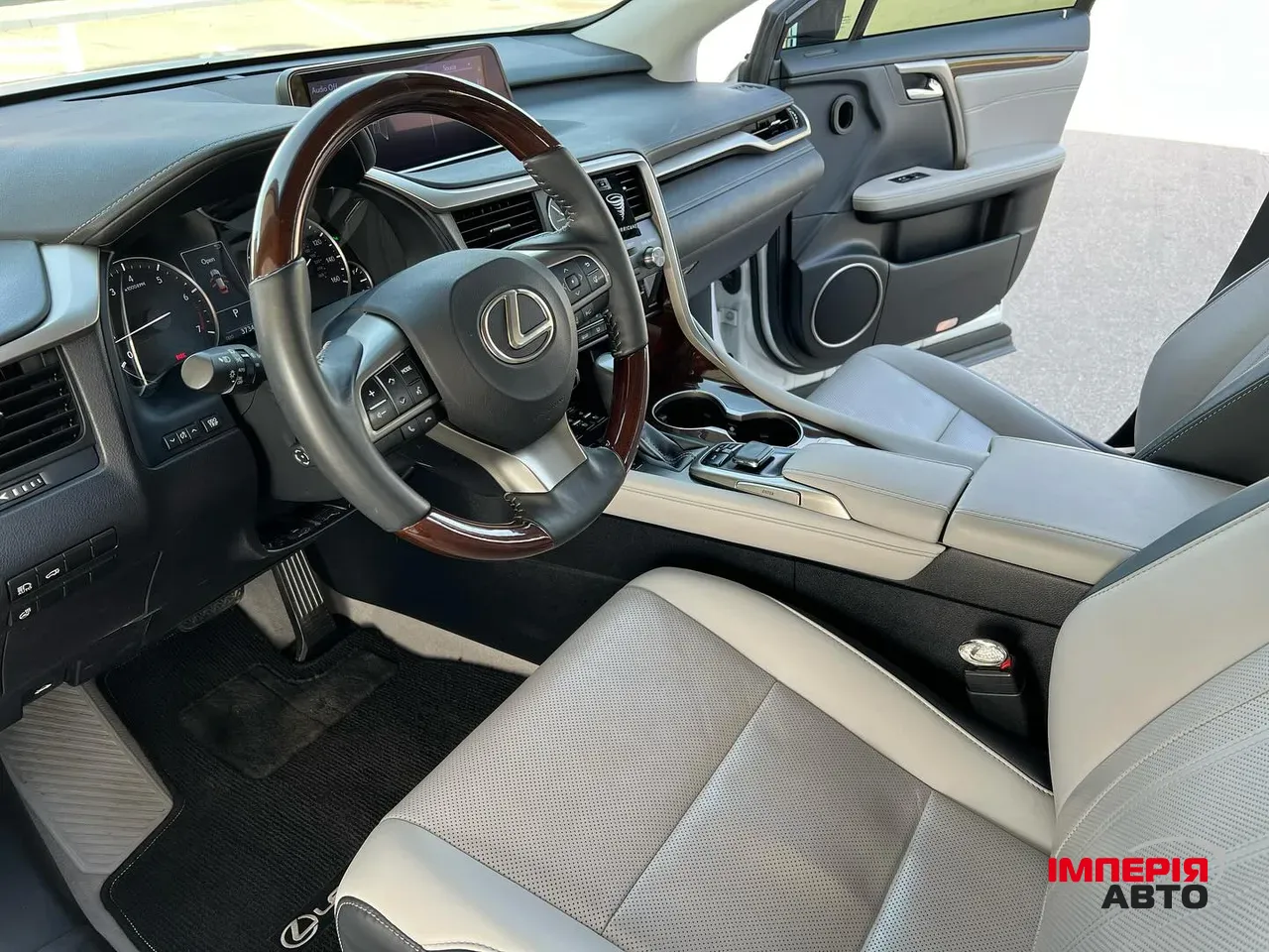 Lexus RX - фото 9