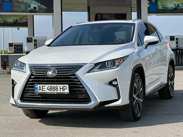 Lexus RX - фото 1