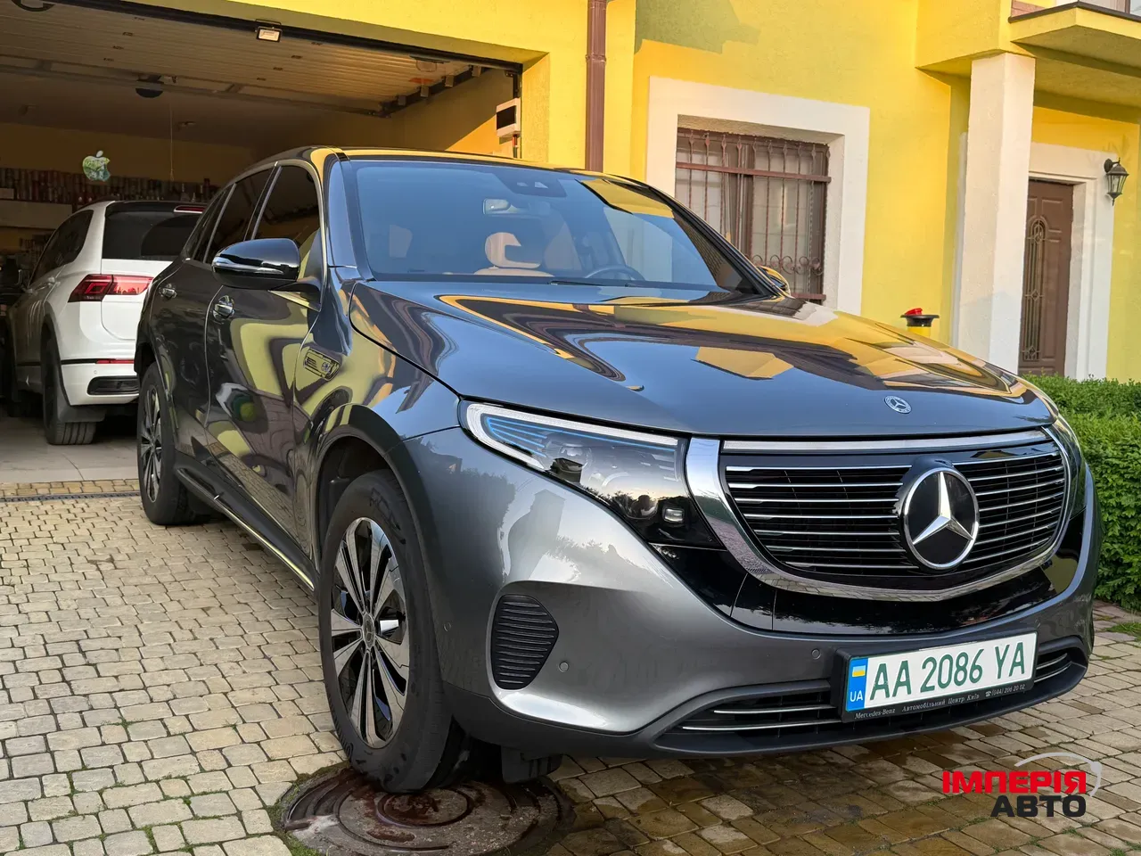 Mercedes-Benz EQC - фото 1